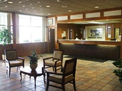 Regency Inn And Conference Center Clinton İç mekan fotoğraf