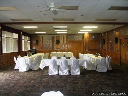Regency Inn And Conference Center Clinton Konforlar fotoğraf