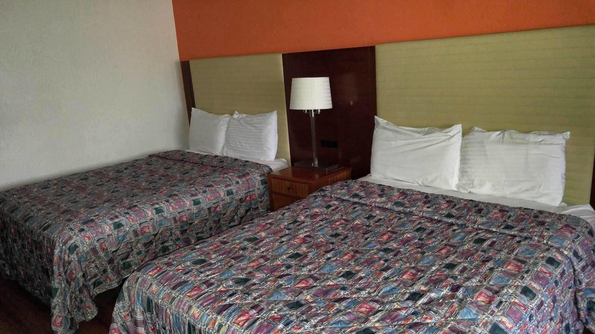 Regency Inn And Conference Center Clinton Dış mekan fotoğraf